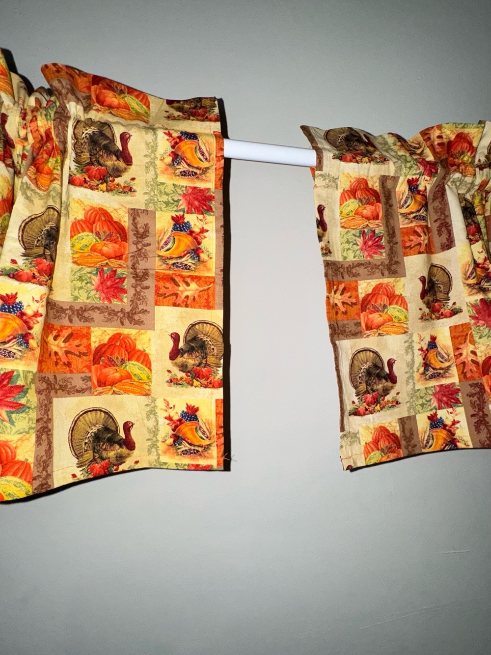 Set of 2 New!! Harvest Valances